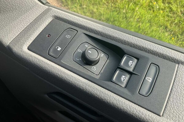 Used Volkswagen Transporter 2024 for sale - 74499945: Photo 16