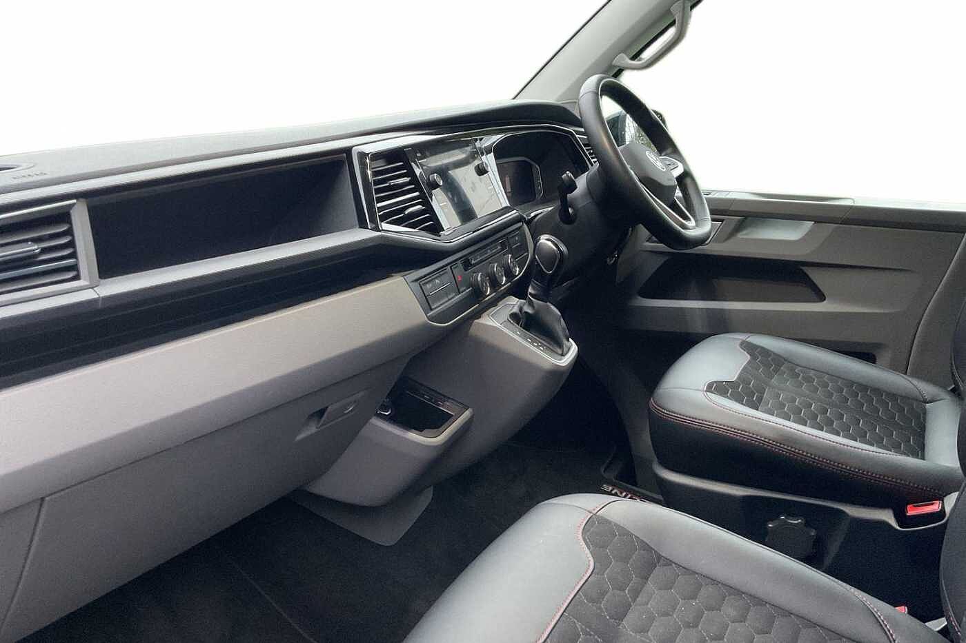 Used Volkswagen Transporter 2024 for sale - 77132772: Photo 2