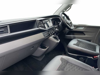 Used Volkswagen Transporter 2024 for sale - 77132772: Photo