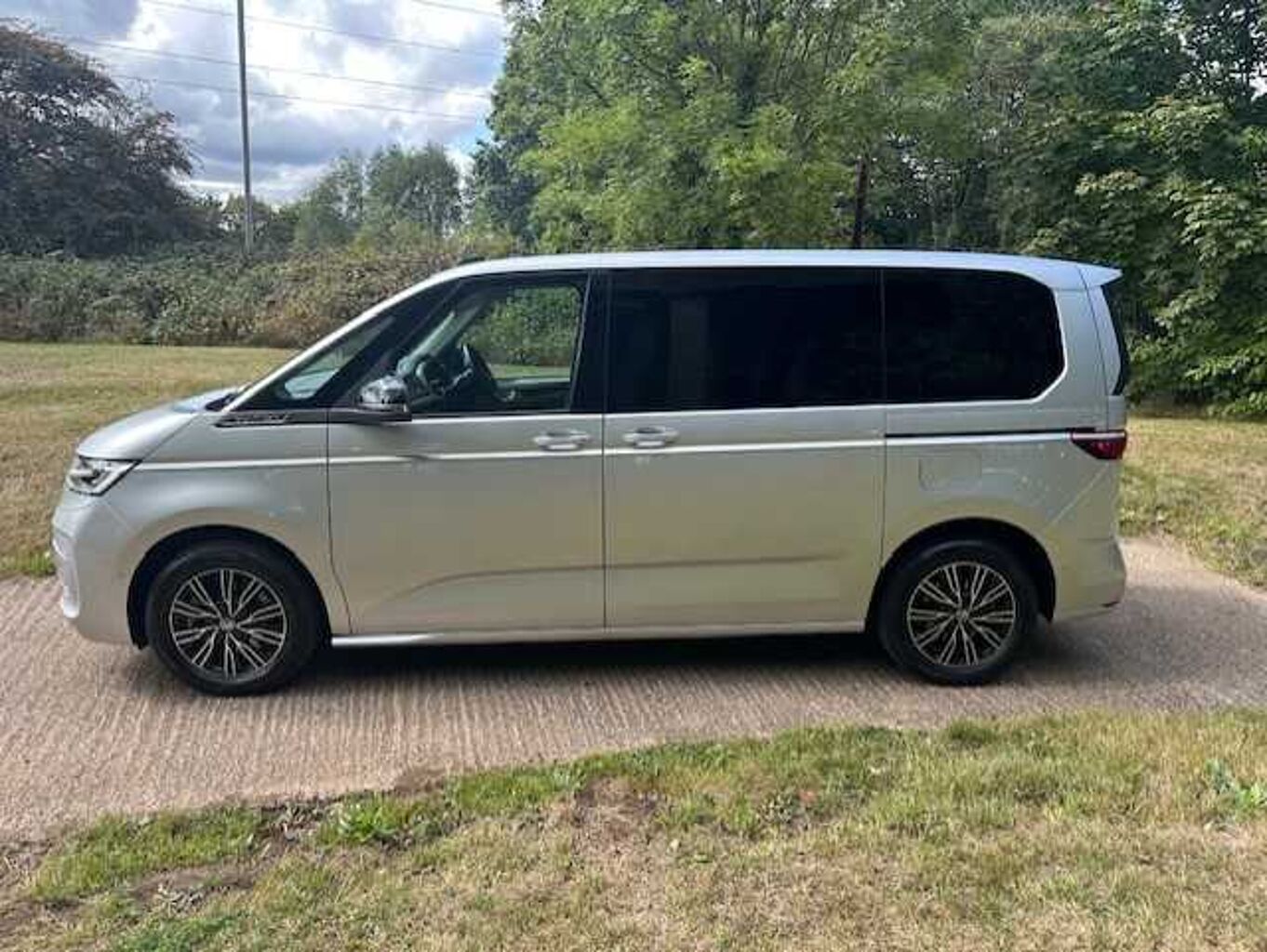 Used Volkswagen Multivan 2024 for sale - 72804375: Photo 18