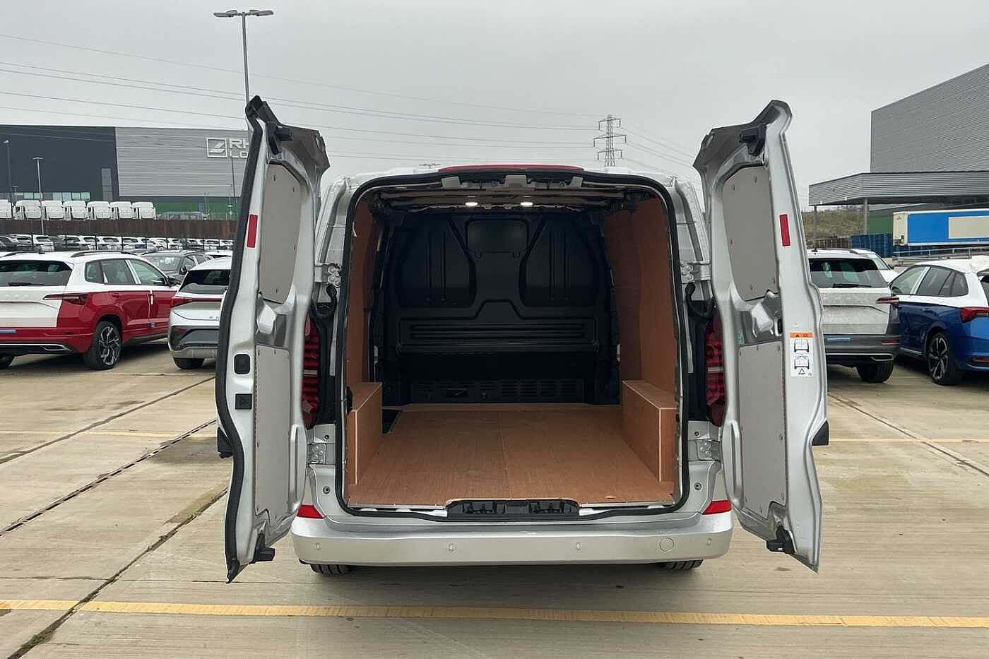 Used Volkswagen Transporter 2025 for sale - 77231584: Photo 11