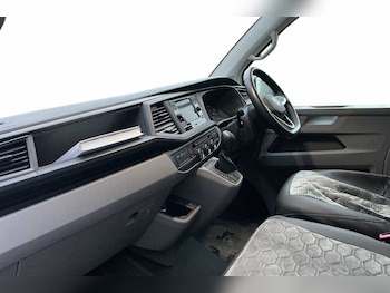 Used Volkswagen Transporter 2024 for sale - 77498101: Photo