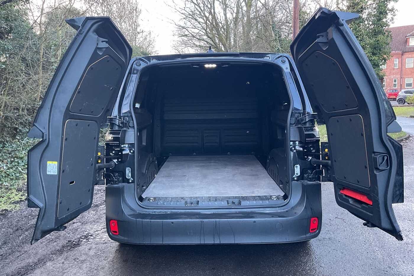 Used Volkswagen ID. Buzz Cargo 2025 for sale - 77292908: Photo 11