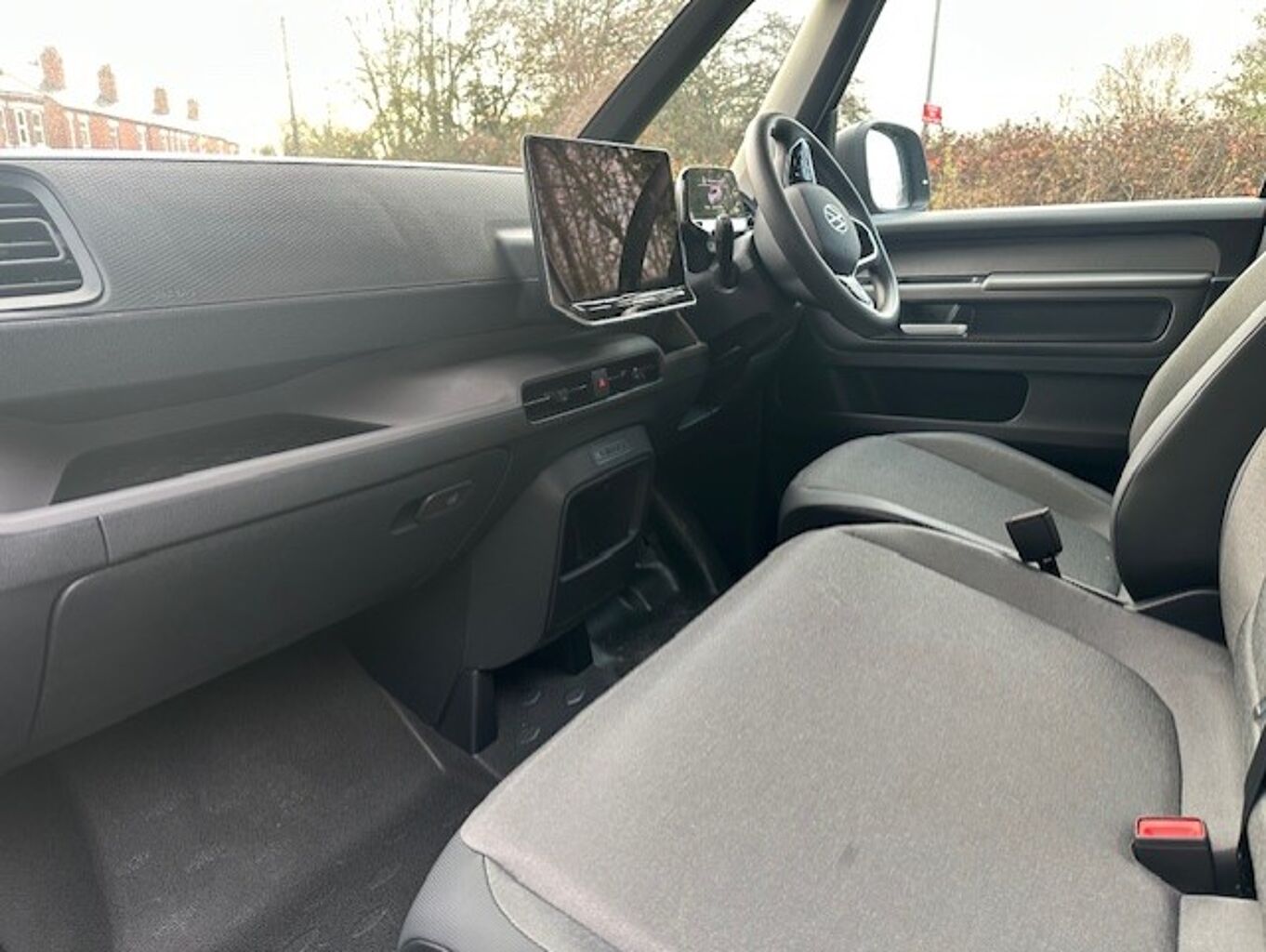 Used Volkswagen ID.Buzz 2025 for sale - 77218215: Photo 2