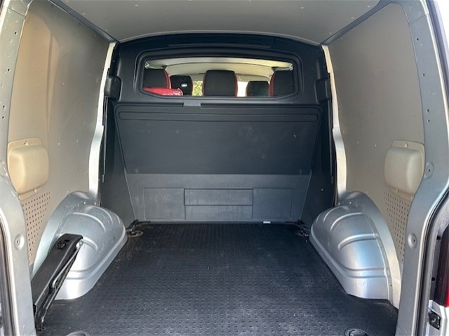 Used Volkswagen Transporter 2018 for sale - 77498112: Photo 14