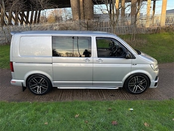 Used Volkswagen Transporter 2018 for sale - 77498112: Photo