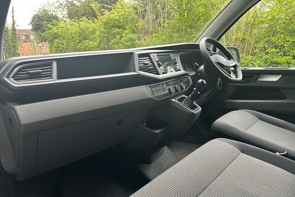 Used Volkswagen Transporter 2024 for sale - 74312563: Photo 2