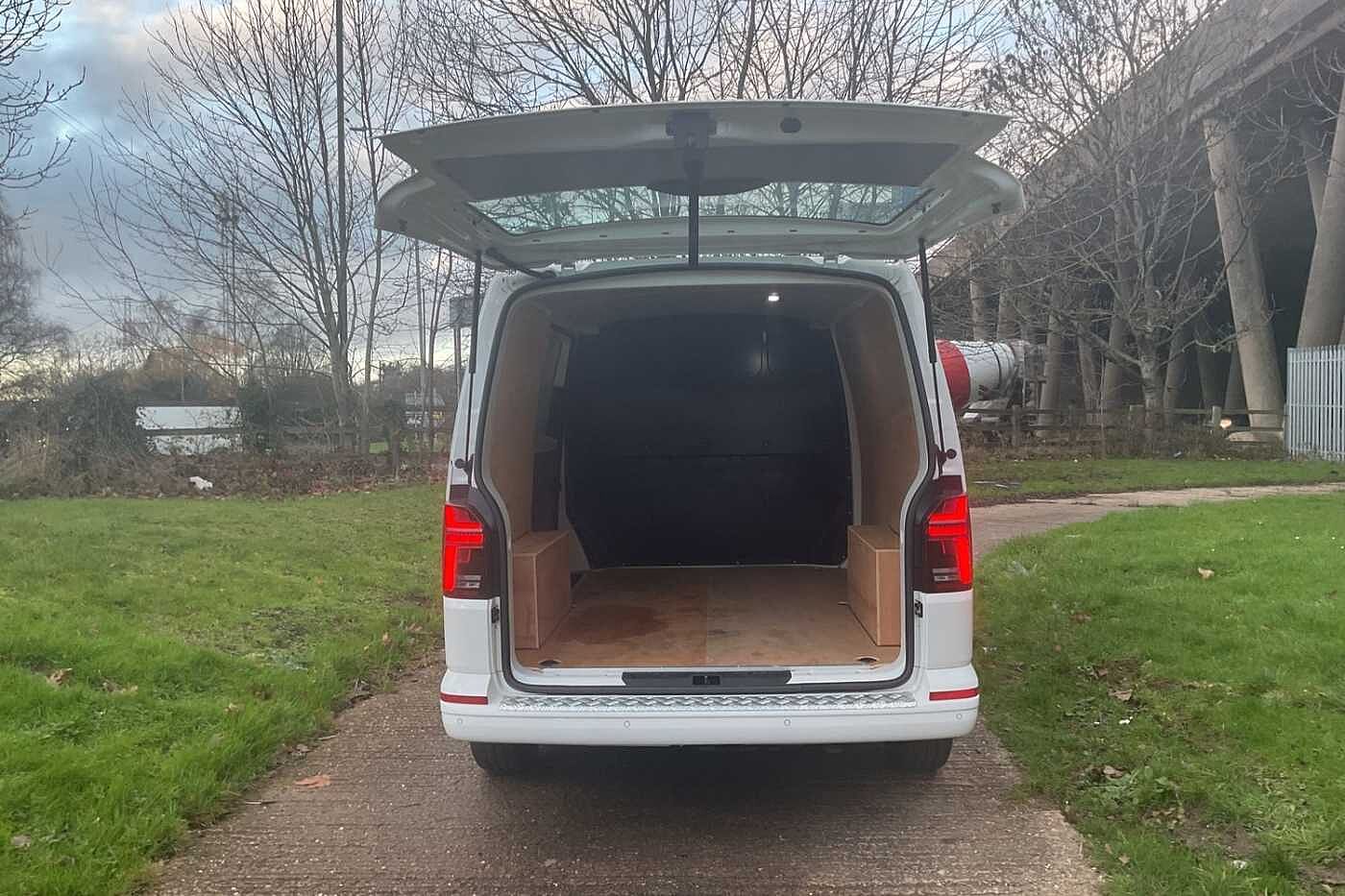 Used Volkswagen Transporter 2024 for sale - 76837731: Photo 11