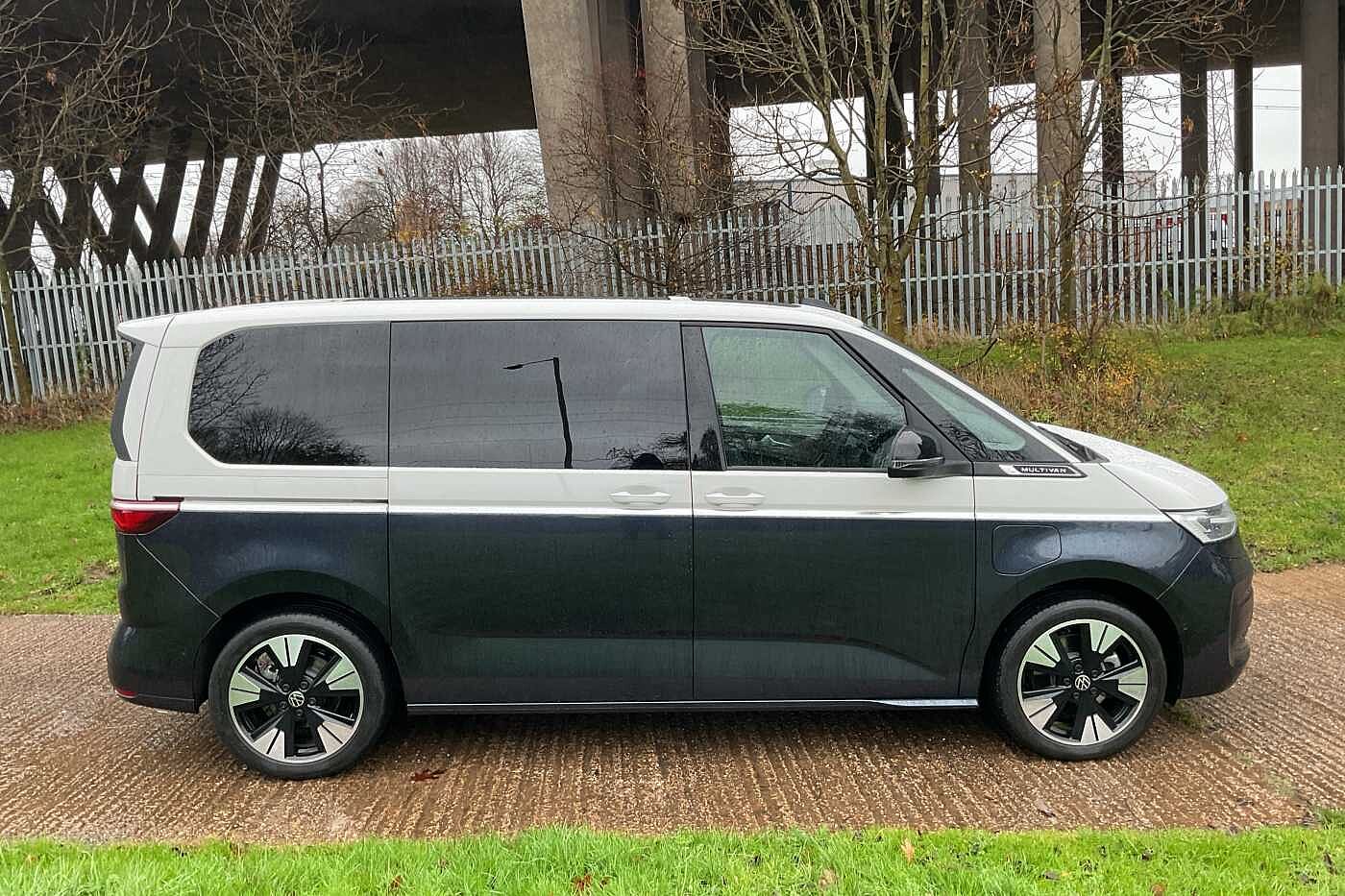 Used Volkswagen Multivan 2025 for sale - 76888367: Photo 4