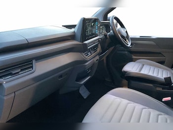 Used Volkswagen Transporter Shuttle 2025 for sale - 77124398: Photo