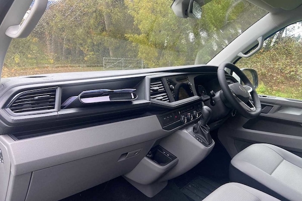Used Volkswagen Transporter 2023 for sale - 69157532: Photo 2