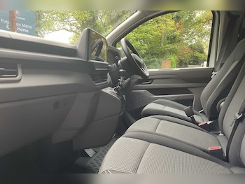 Used Volkswagen Transporter 2025 for sale - 76202351: Photo 2