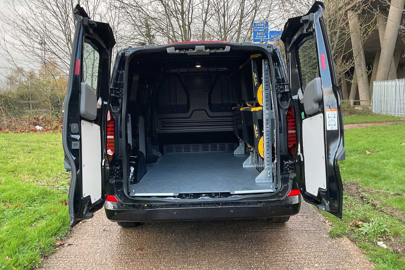 Used Volkswagen Transporter 2025 for sale - 76635340: Photo 7