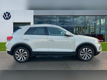 Used Volkswagen T-Roc 2024 for sale - 76438081: Photo