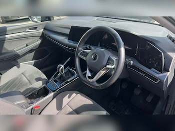 Used Volkswagen Golf 2023 for sale - 75472457: Photo