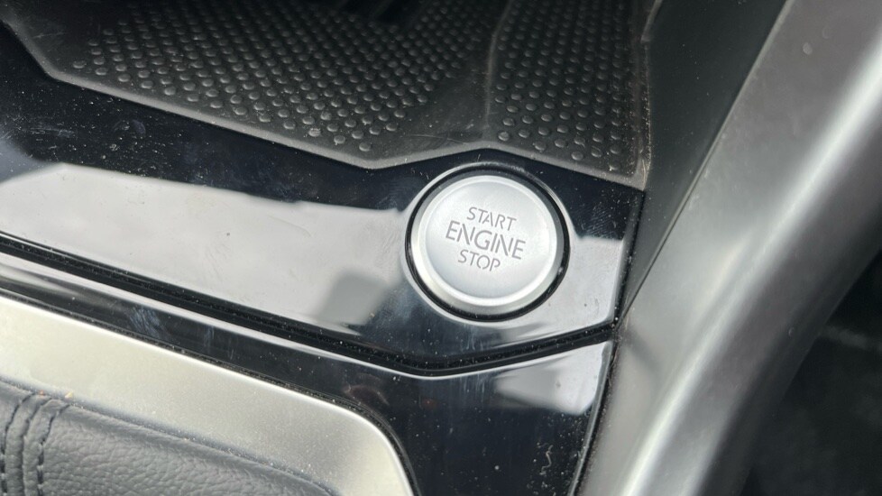 Used Volkswagen T-Roc 2025 for sale - 76273058: Photo 57