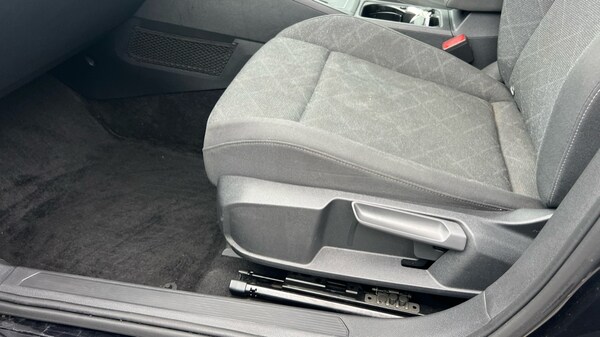 Used Volkswagen Golf 2020 for sale - 76007651: Photo 39
