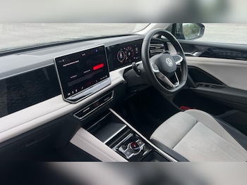 Used Volkswagen Tiguan 2024 for sale - 76007753: Photo 2