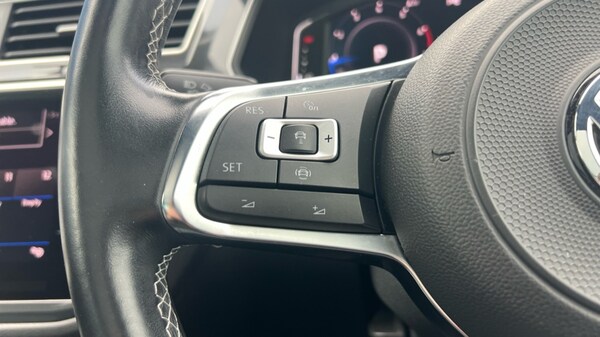 Used Volkswagen Tiguan 2020 for sale - 76062334: Photo 31