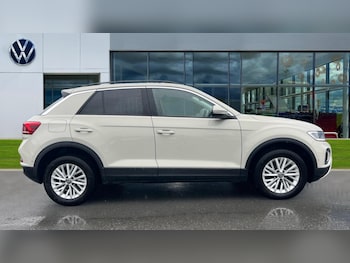 Used Volkswagen T-Roc 2022 for sale - 76007731: Photo 4