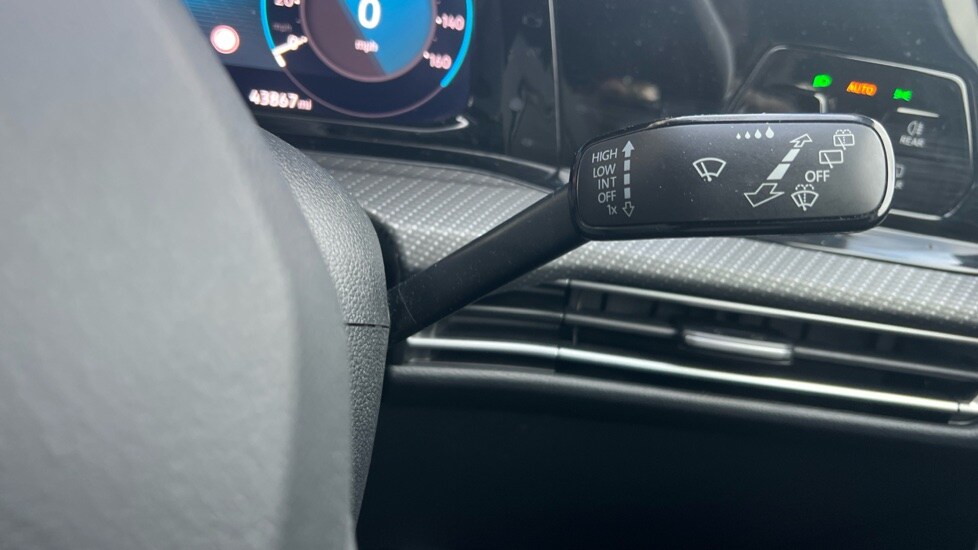 Used Volkswagen Golf 2022 for sale - 76941073: Photo 32