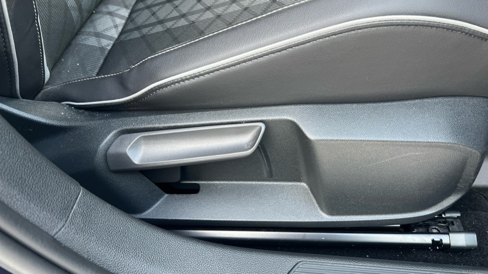 Used Volkswagen Golf 2022 for sale - 76941073: Photo 39