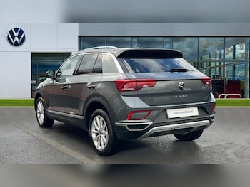 Used Volkswagen T-Roc 2023 for sale - 76494100: Photo