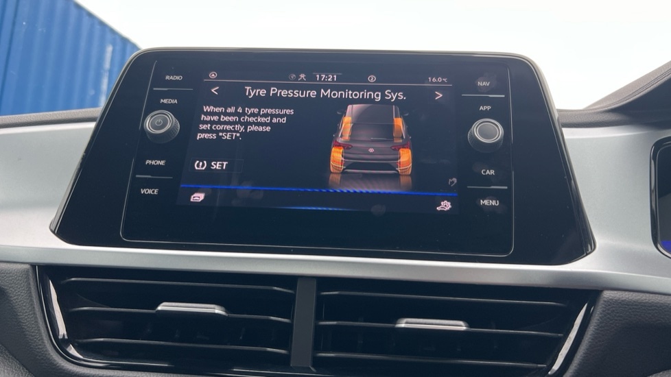 Used Volkswagen T-Roc 2023 for sale - 76466323: Photo 21