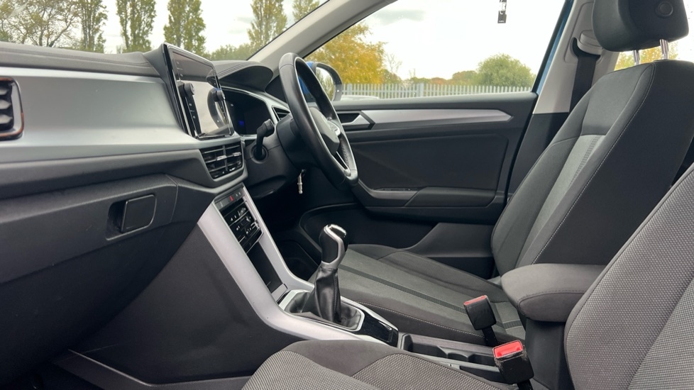 Used Volkswagen T-Roc 2023 for sale - 76466323: Photo 28