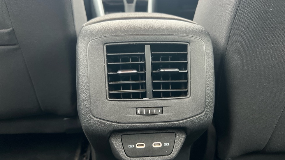 Used Volkswagen T-Roc 2023 for sale - 76466323: Photo 34