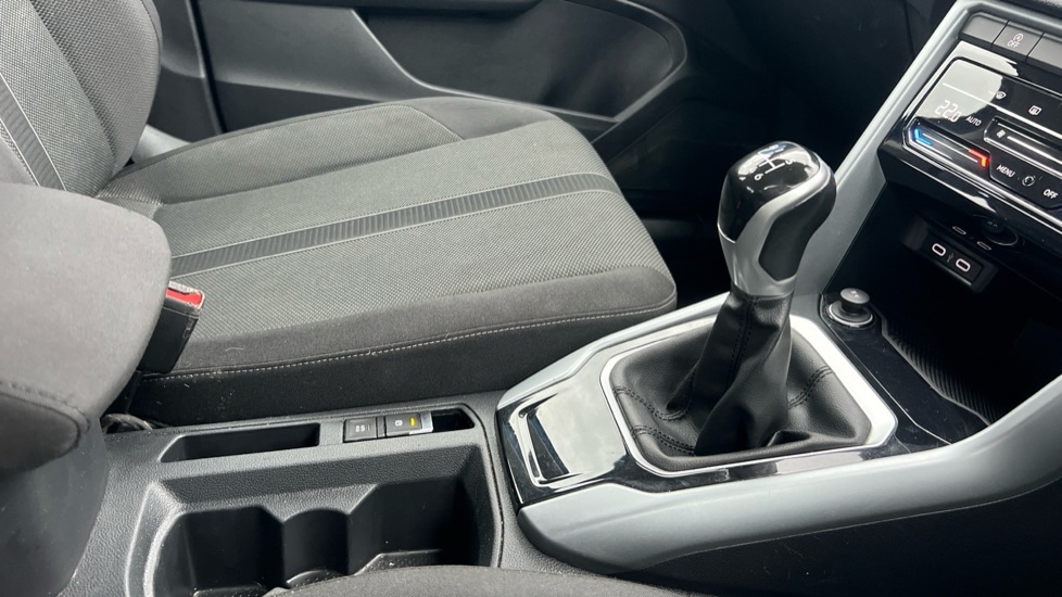 Used Volkswagen T-Roc 2023 for sale - 76466323: Photo 35