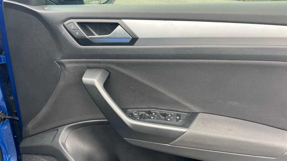 Used Volkswagen T-Roc 2023 for sale - 76466323: Photo 37