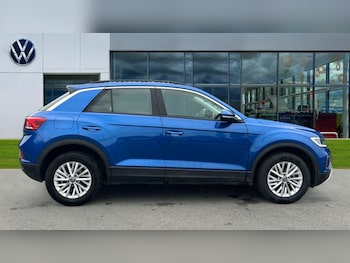 Used Volkswagen T-Roc 2023 for sale - 76466323: Photo