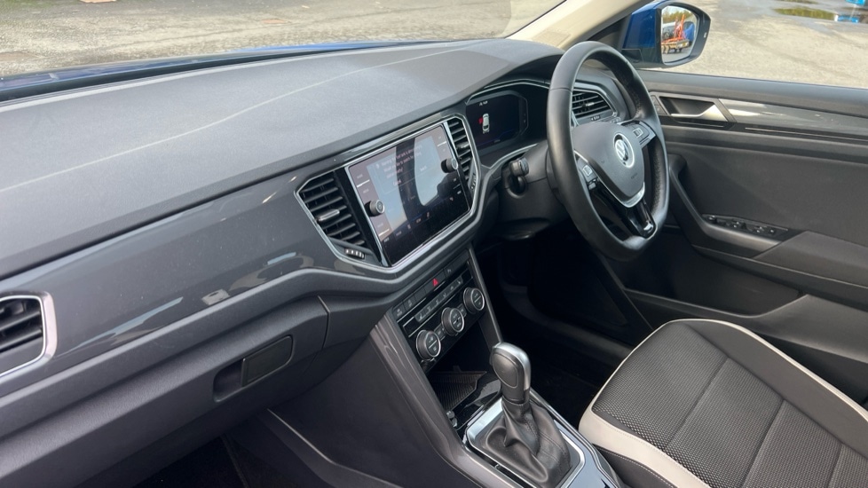 Used Volkswagen T-Roc 2021 for sale - 76552521: Photo 2