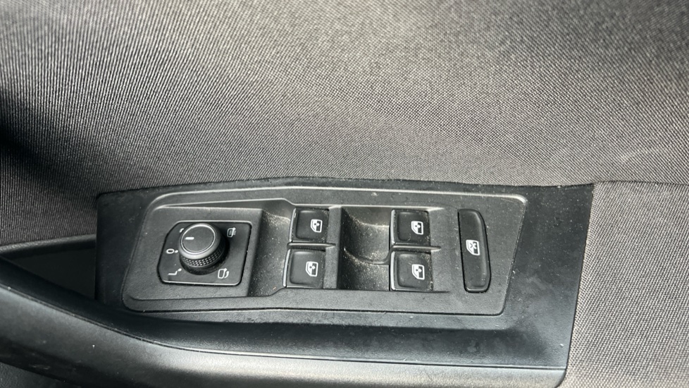 Used Volkswagen T-Roc 2021 for sale - 76552521: Photo 56