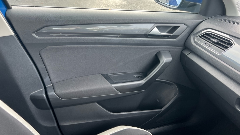 Used Volkswagen T-Roc 2021 for sale - 76552521: Photo 59