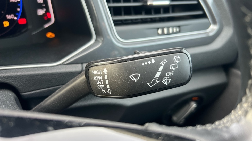 Used Volkswagen T-Roc 2021 for sale - 76552521: Photo 63