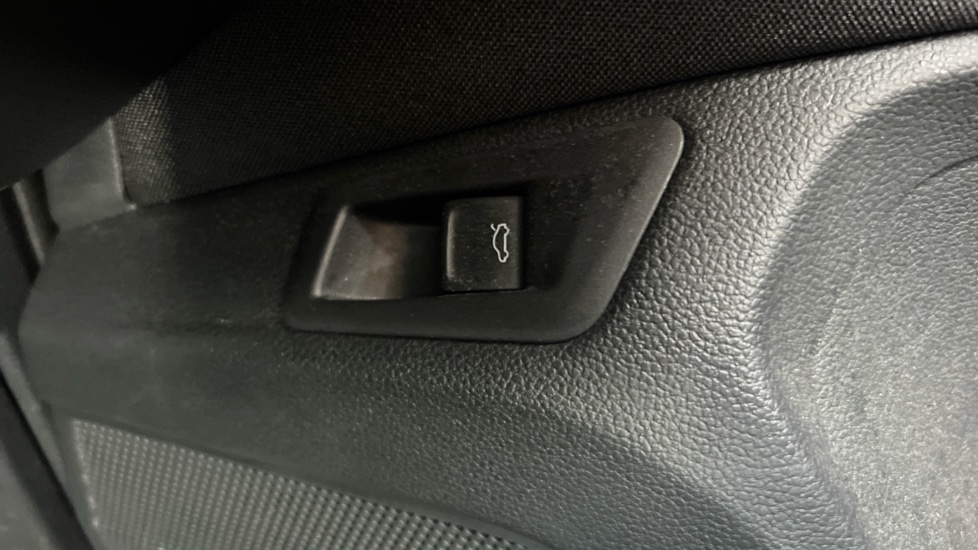 Used Volkswagen T-Roc 2021 for sale - 76552521: Photo 65