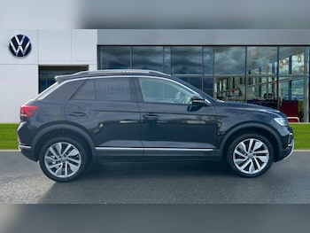 Used Volkswagen T-Roc 2023 for sale - 76977837: Photo