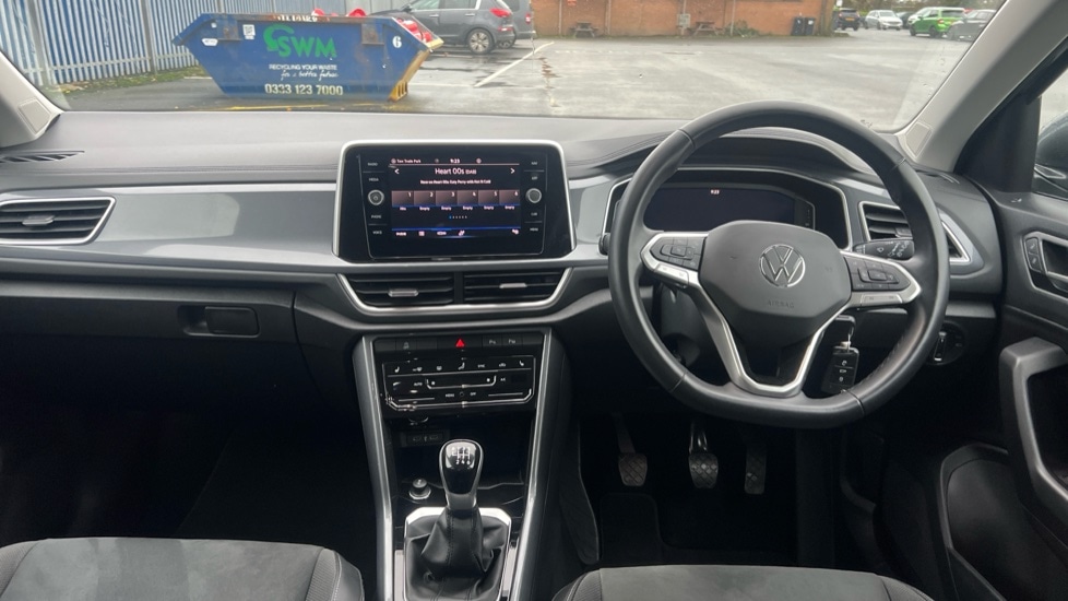 Used Volkswagen T-Roc 2023 for sale - 76691557: Photo 12