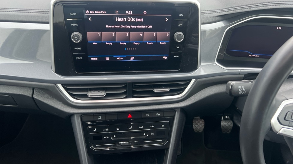 Used Volkswagen T-Roc 2023 for sale - 76691557: Photo 13