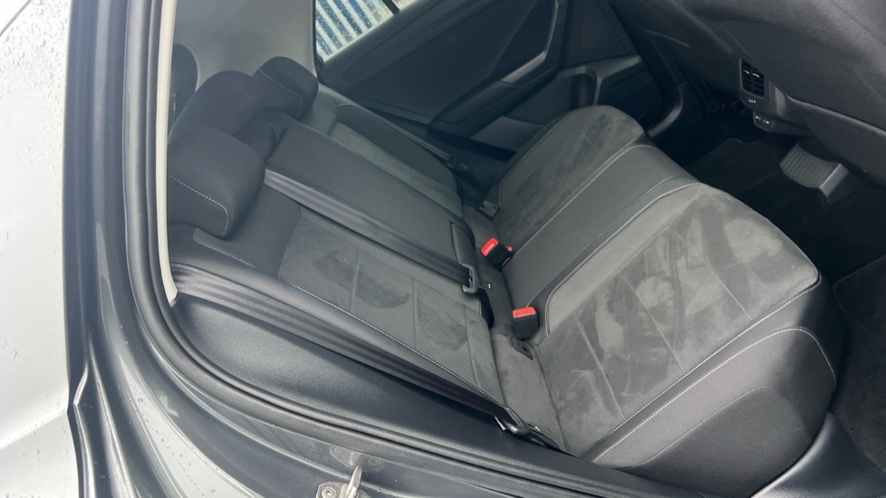 Used Volkswagen T-Roc 2023 for sale - 76691557: Photo 15