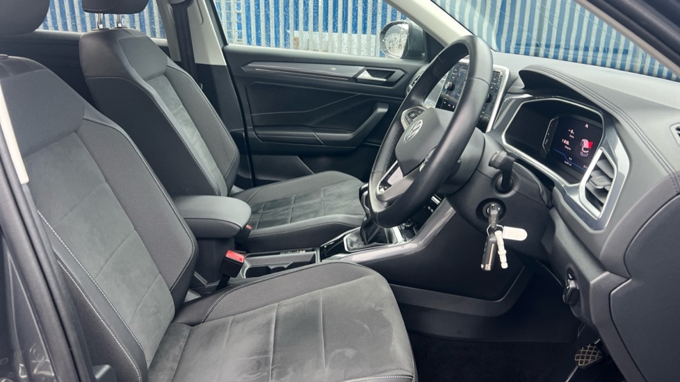 Used Volkswagen T-Roc 2023 for sale - 76691557: Photo 21