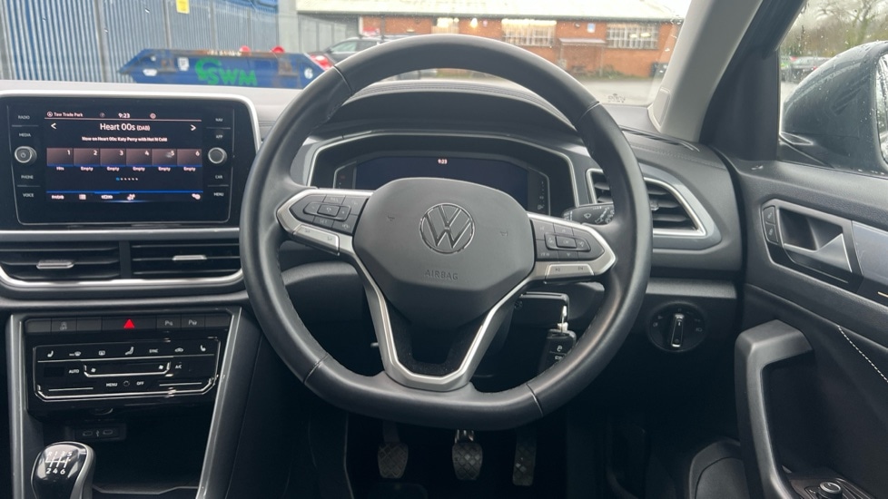 Used Volkswagen T-Roc 2023 for sale - 76691557: Photo 22