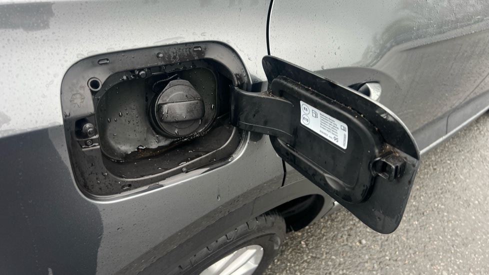 Used Volkswagen T-Roc 2023 for sale - 76691557: Photo 24