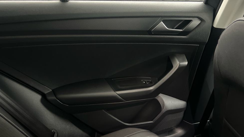 Used Volkswagen T-Roc 2023 for sale - 76691557: Photo 35