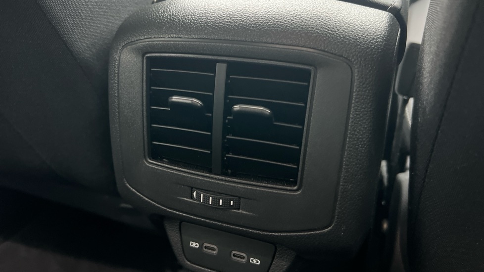 Used Volkswagen T-Roc 2023 for sale - 76691557: Photo 40