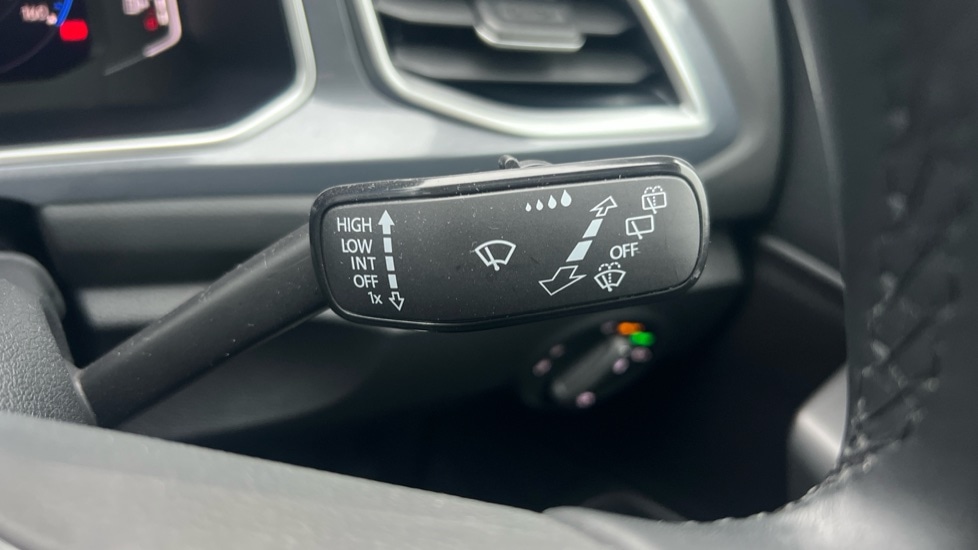 Used Volkswagen T-Roc 2023 for sale - 76691557: Photo 47