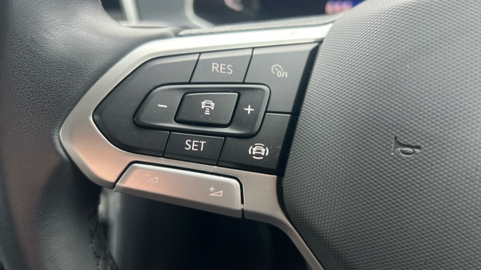 Used Volkswagen T-Roc 2023 for sale - 76691557: Photo 48