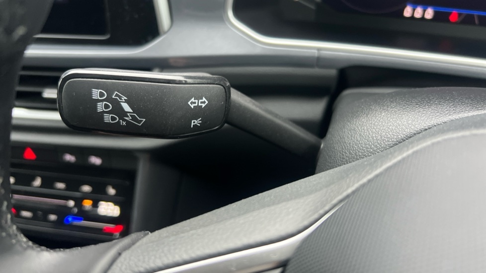 Used Volkswagen T-Roc 2023 for sale - 76691557: Photo 49